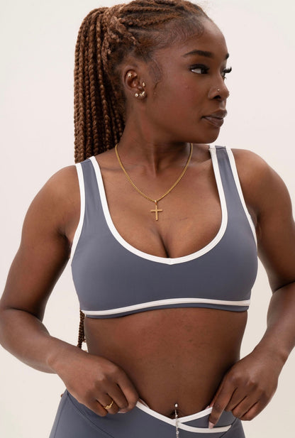 Seamless Cropped V-Neck Sports Bra