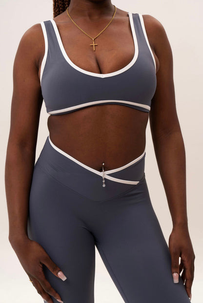 Seamless Cropped V-Neck Sports Bra