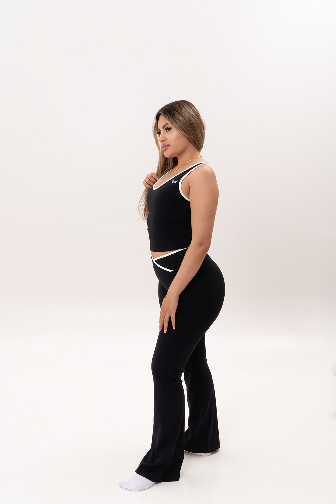 Everyday Mid Rise Flared Leggings