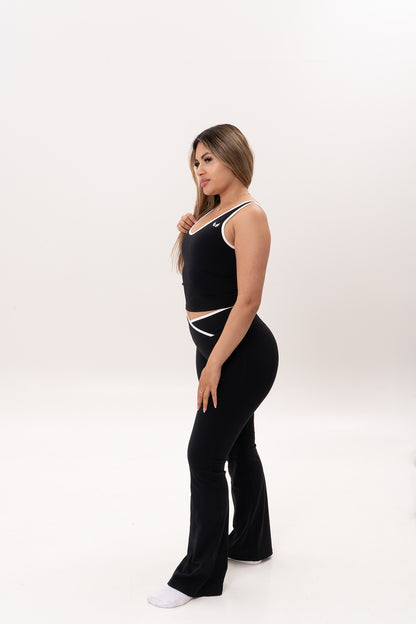 Everyday Mid Rise Flared Leggings