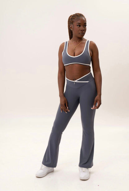 Everyday Mid Rise Flared Leggings